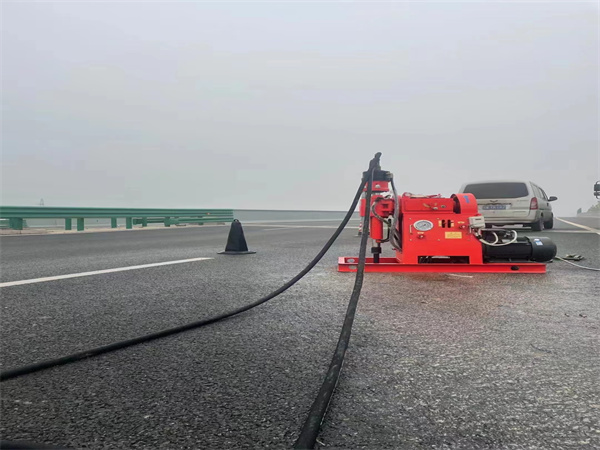 鹿泉马路路基路面开裂下沉注浆加固灌浆