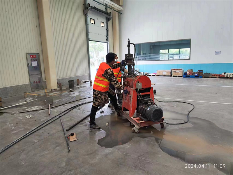 鹿泉厂房地面下沉塌陷注浆加固施工